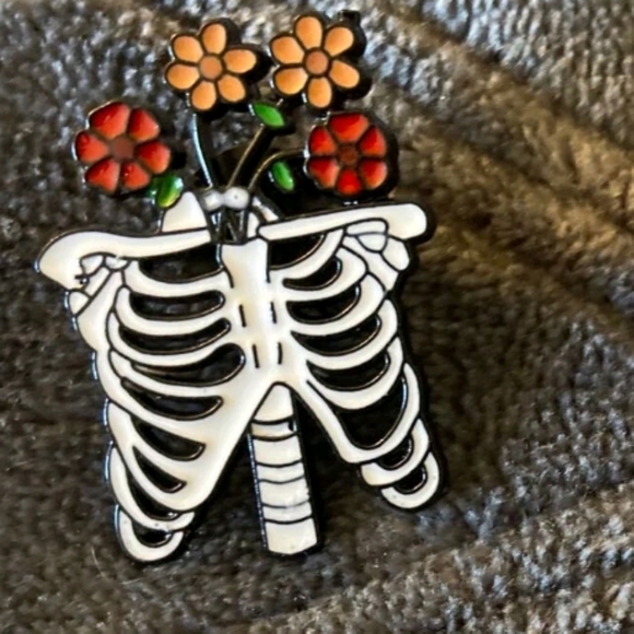 Skeleton and Flower Bouquet Pin - Picture 3 of 6